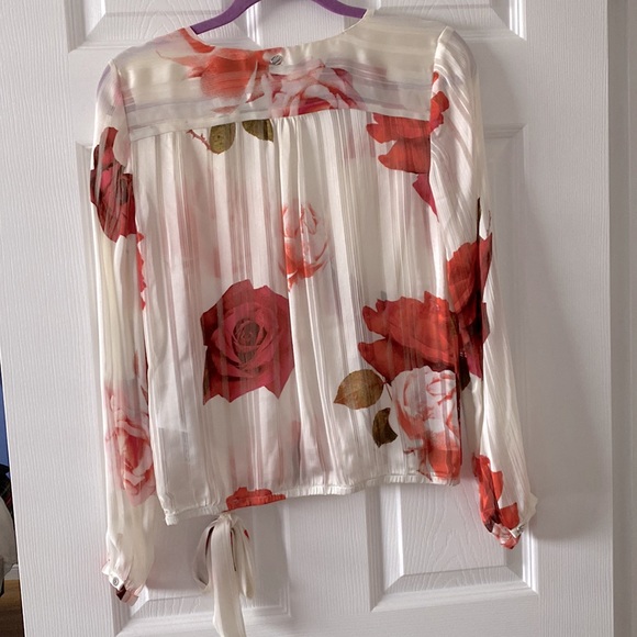 Guess satin long sleeve cream and rose print top with tie hem - Picture 7 of 9